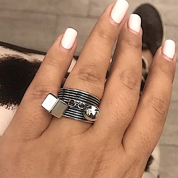 STERLING SILVER BALL CHARM BAND RING - Picture 1 of 15